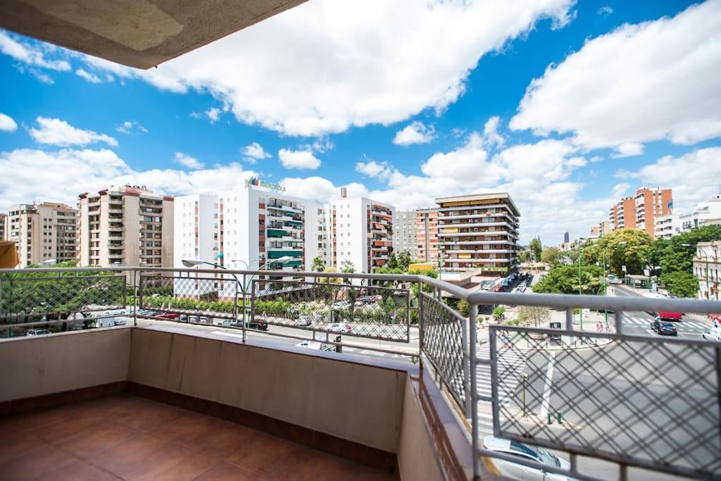 Апартаменты Amplio Piso En Nervion, Excelente Zona De La Ciudad. Севилья Экстерьер фото